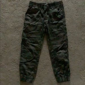 Levi camo jogger drawstring pants